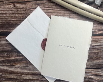 Grußkarte im Schreibmaschinen-Stil, Karte für Bücherfreunde, Lustige Literaturkarte, Handgefertigte A6-Karte mit Wachssiegel, Geschenk für Bücherliebhaber