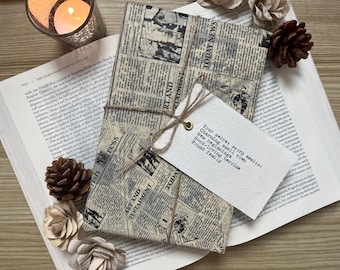 Blind Date mit einem Buch und Lesezeichen in Schreibmaschinenform | Geschenkverpackung für klassische Bücher | Klassiker aus den Bereichen Gothic, Romantik, Cosy & Abenteuer | Geschenk für Bücherliebhaber