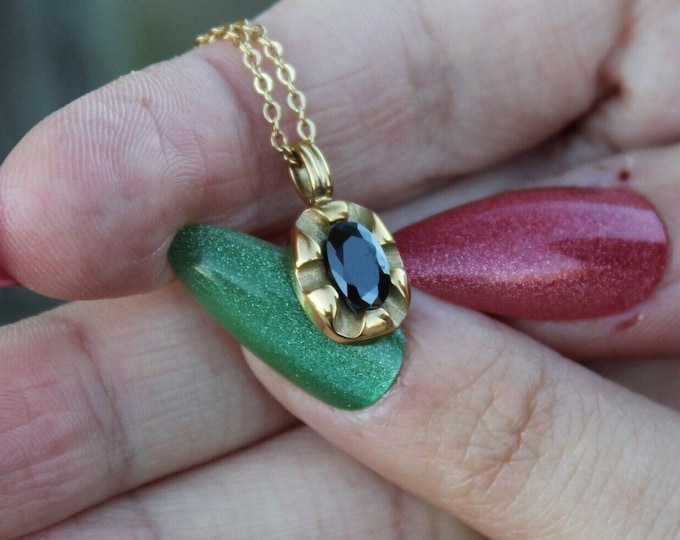 Black Stone Pendant Necklace, Women's Gold Necklace, 18K Gold Filled Women Necklace, Occasional Wearing Necklace, Gift for Mom