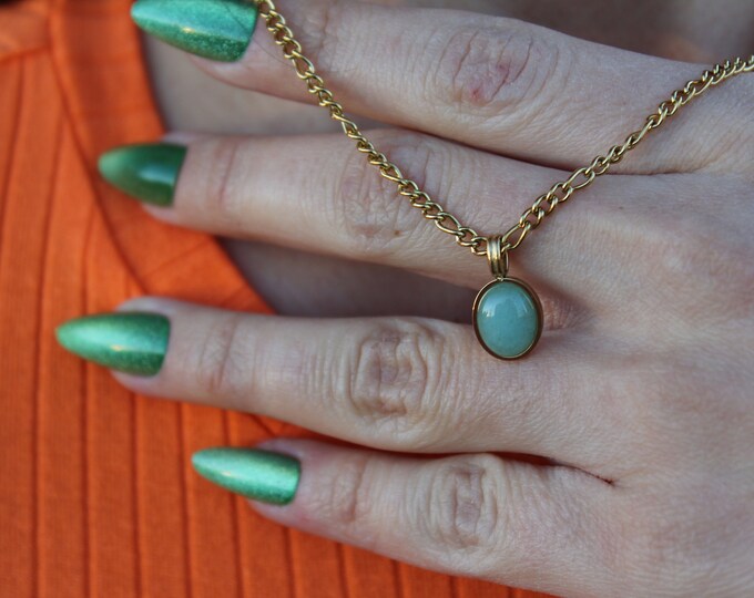 Minimalist Oval Stone Pendant Necklace, Women's Gold Necklace, 18K Gold Filled Women Necklace, Occasional Wearing Necklace, Gift for Mom