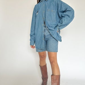 Vintage 1990s Denim button-up shirt / cow patch / Western / Farm / Cowboy / Button up denim shirt image 7