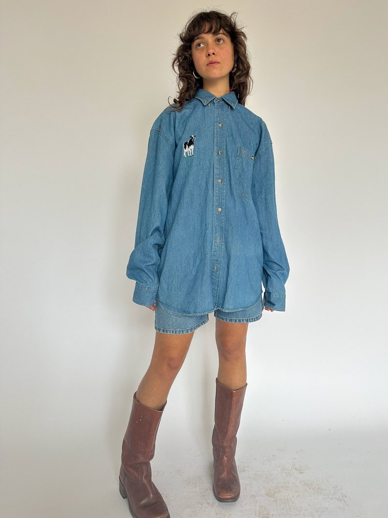 Vintage 1990s Denim button-up shirt / cow patch / Western / Farm / Cowboy / Button up denim shirt image 6