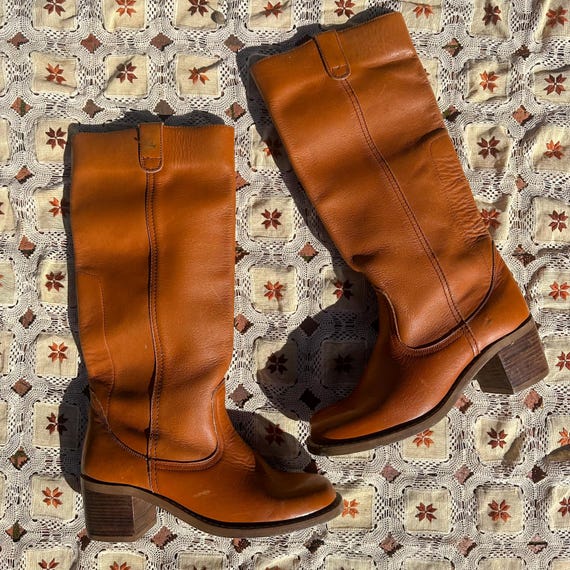 Vintage 70s Tan Leather Knee High Boots – Stacked Heel (AU  display picture 3