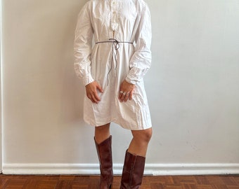 Antique Edwardian white long sleeve dress / nightgown / 1920 / cotton / scalloped edging / peter pan collar