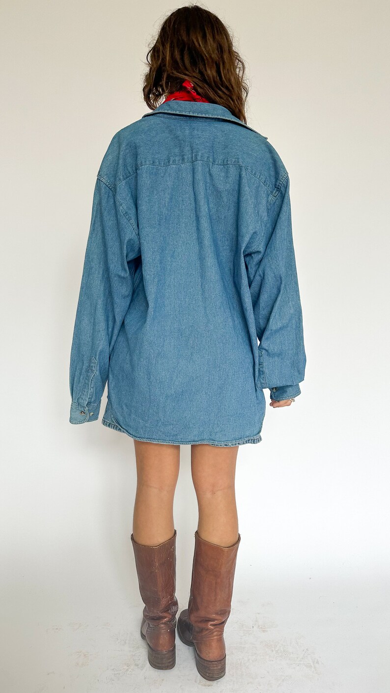 Vintage 1990s Denim button-up shirt / cow patch / Western / Farm / Cowboy / Button up denim shirt image 3