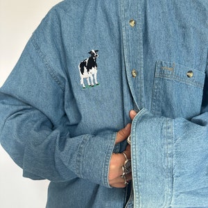 Vintage 1990s Denim button-up shirt / cow patch / Western / Farm / Cowboy / Button up denim shirt image 8