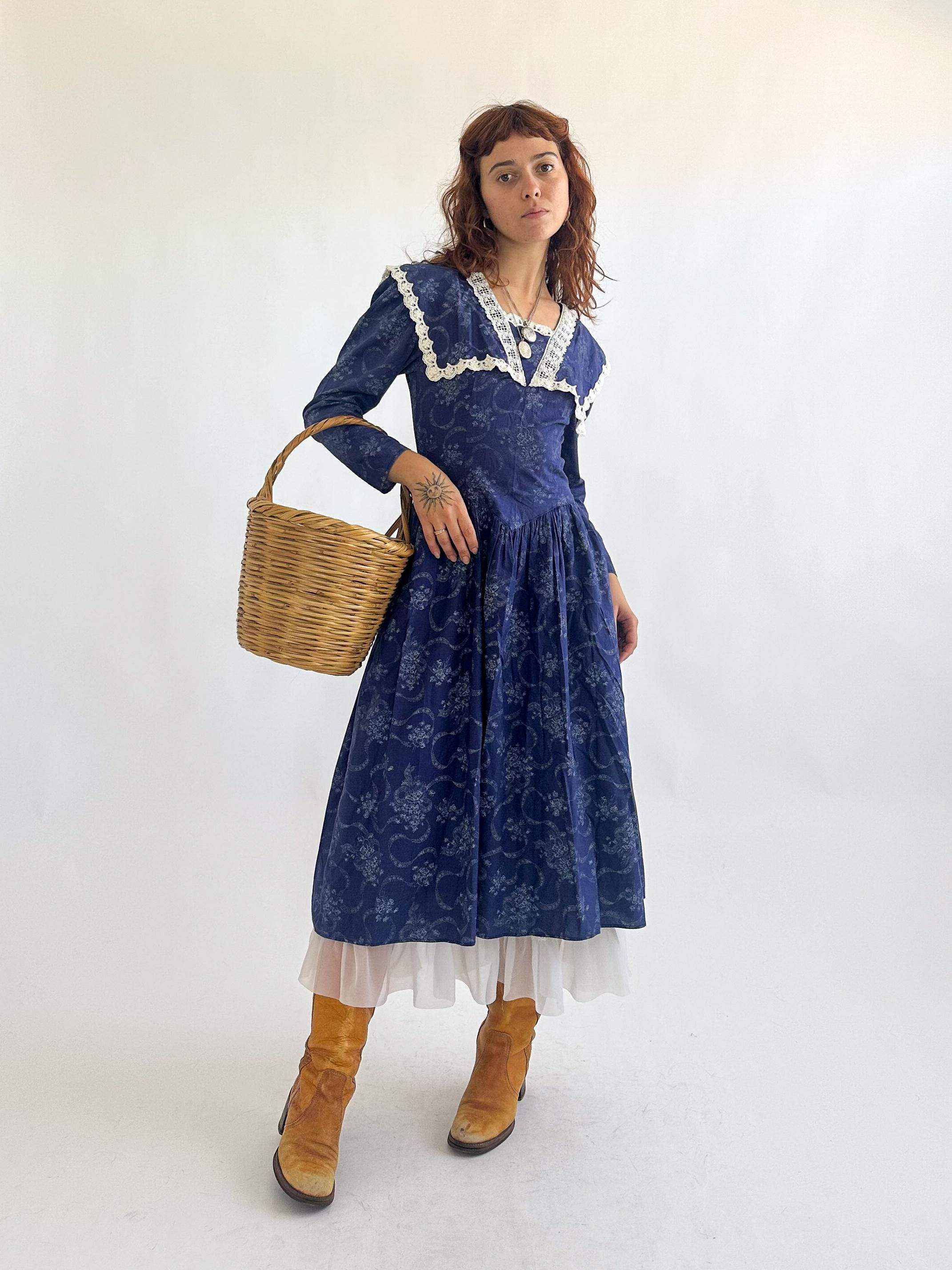 Vintage 1970s Gunne Sax Sailor Collar Dress / Blue Floral Cotton