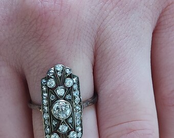 Vintage, unieke Europese diamanten ring in estate-stijl met ronde briljant geslepen diamanten uit 1950.