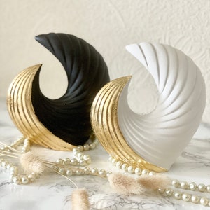 Jesmonite Wave Ornament: Elegant Home Decor (17cm)