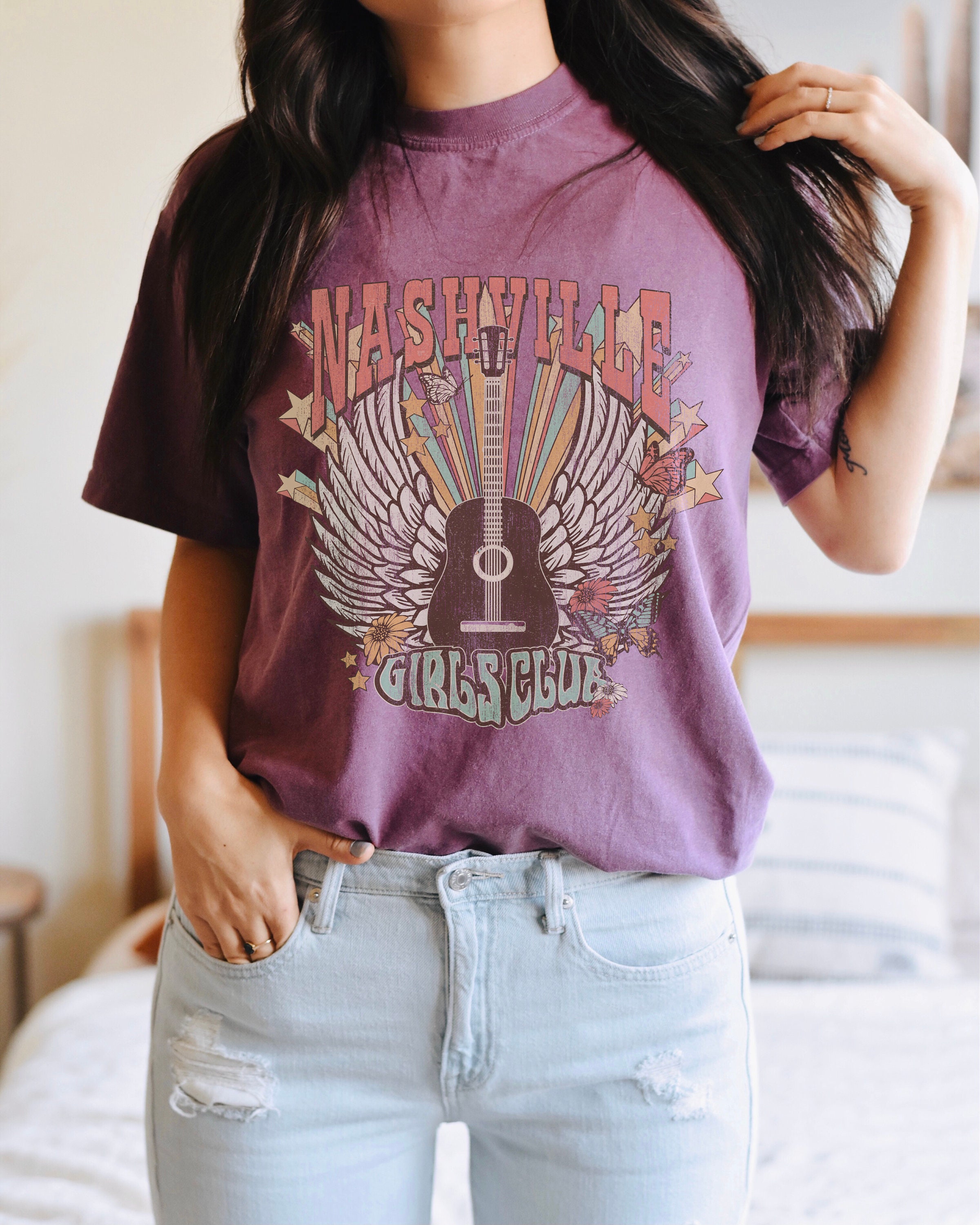 Discover Nashville Girls Club Vintage Retro Graphic Tshirt