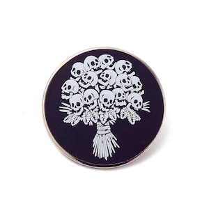 Pin's bouquet de têtes de mort