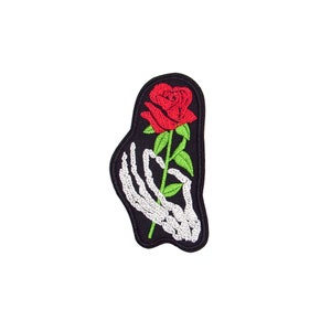 Patch brodé thermocollant main squelette et rose 84x44mm