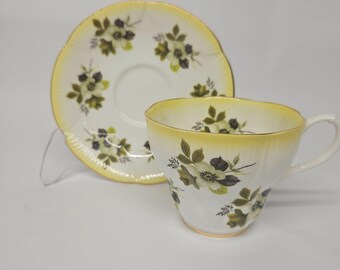 Royal Albert Bone China Horizon Tea Cup & Saucer Set Yellow Floral Design Vtg