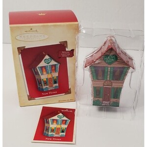 2004 Hallmark Keepsake Ornament New Home with Special Lighting Effect NIB