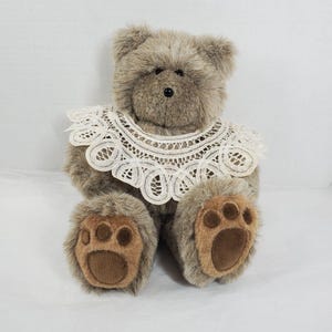 Vintage Plüsch Teddybär mit Spitzenkragen Deri Cartier 12 "