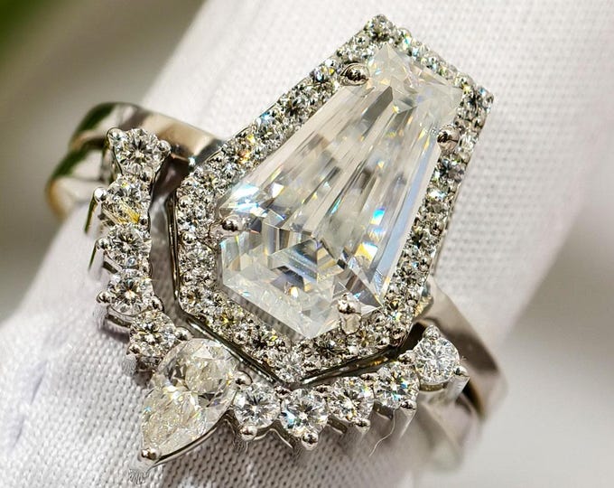 Coffin Cut Moissanite Bridal Set, Gothic Halo Ring With Matching Curved Band Wedding Ring Set, 14K Solid Gold Alternative Engagement Jewelry