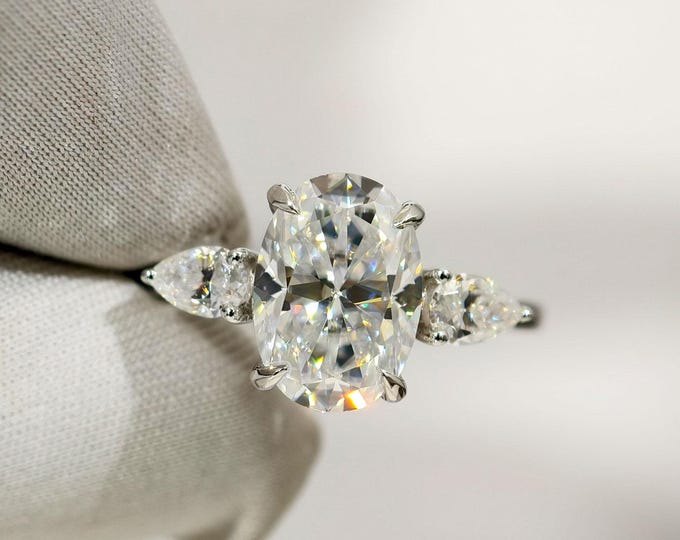 2.50 CT Oval Cut Moissanite Three Stone Wedding Ring, Side Pear Diamond Trilogy Wedding Ring, Unique Bridal Ring, Celebrity Style Gold Ring