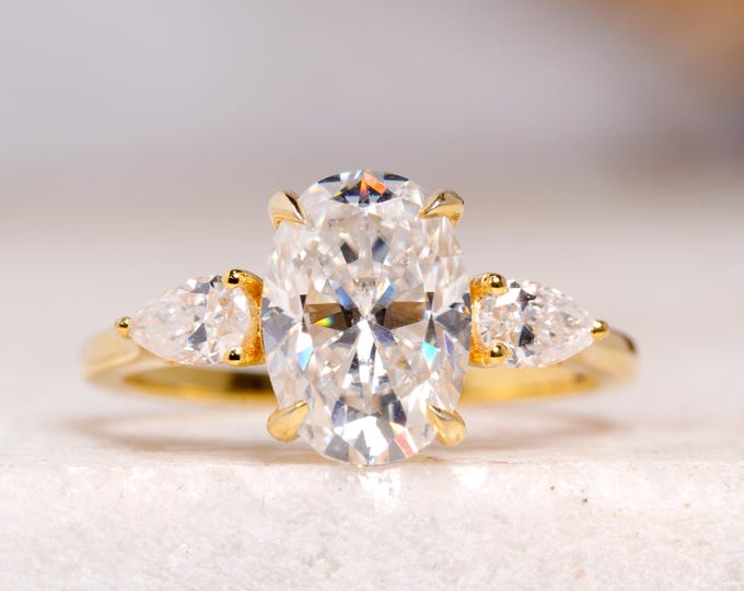 2.50 CT Oval Cut Moissanite Three Stone Wedding Ring, Side Pear Diamond Trilogy Wedding Ring, Unique Bridal Ring, Celebrity Style Gold Ring