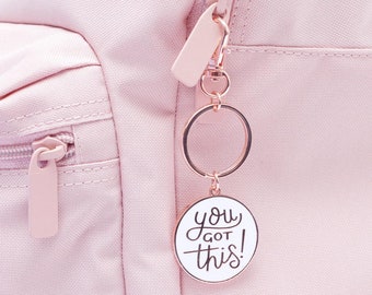 ¡Tienes esto! Nuevo llavero con clip de garra de langosta. Metal color oro rosa con esmalte blanco duro