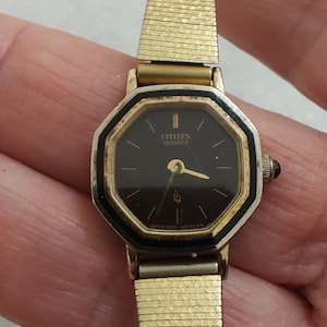 Vintage CITIZEN Ladies Goldplated Octagonal petite slender thin dinky dainty quartz watch black dial cabochon crown