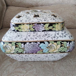 Antique Royal Winton, Grimwades &quot;Versaille&quot; Filigree Pattern Potpourri Vase - made in England, circa 1900-1920