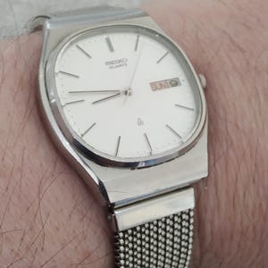 Vintage 1980s mens SEIKO 1981 quartz DRESS WATCH silver tone