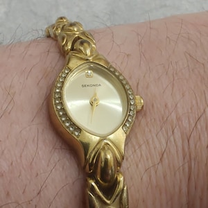 VINTAGE SEKONDA Goldtone faux diamond diamante goldplated ladies quartz watch cocktail watch
