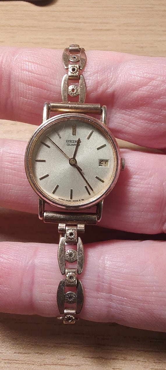 Vintage Seiko Japanese Ladies Goldtone Dainty Bracelet  display picture 3