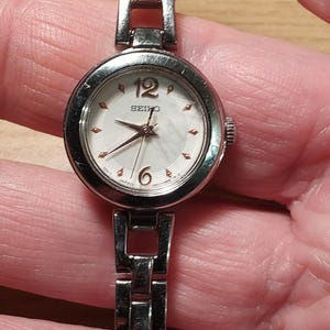 vintage ladies SEIKO quartz dress watch Japanese movement Japan round face gift for her valentine's day gift