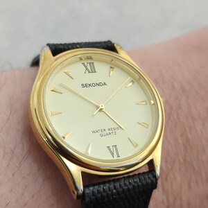 Vintage SEKONDA DRESS WATCH quartz
