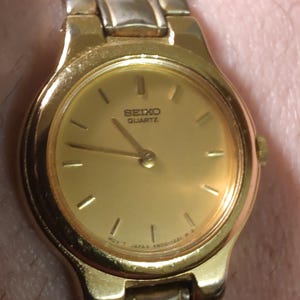 Vintage gold tone goldplated  SEIKO quartz watch round face gold dial dress watch Japanese movement Gift for her valentine's day gift