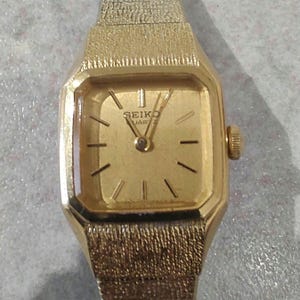 Seiko goldplated vintage rare OCTAGONAL face woman&#39;s  ladies quartz watch Japan Japanese