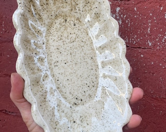 Speckled Oval scalloped bowl, Handmade Ceramic Tray, Ceramic Scalloped Edge dish, Ceramic Dish, Pottery Tray, Catch All Tray, Trinket Dish