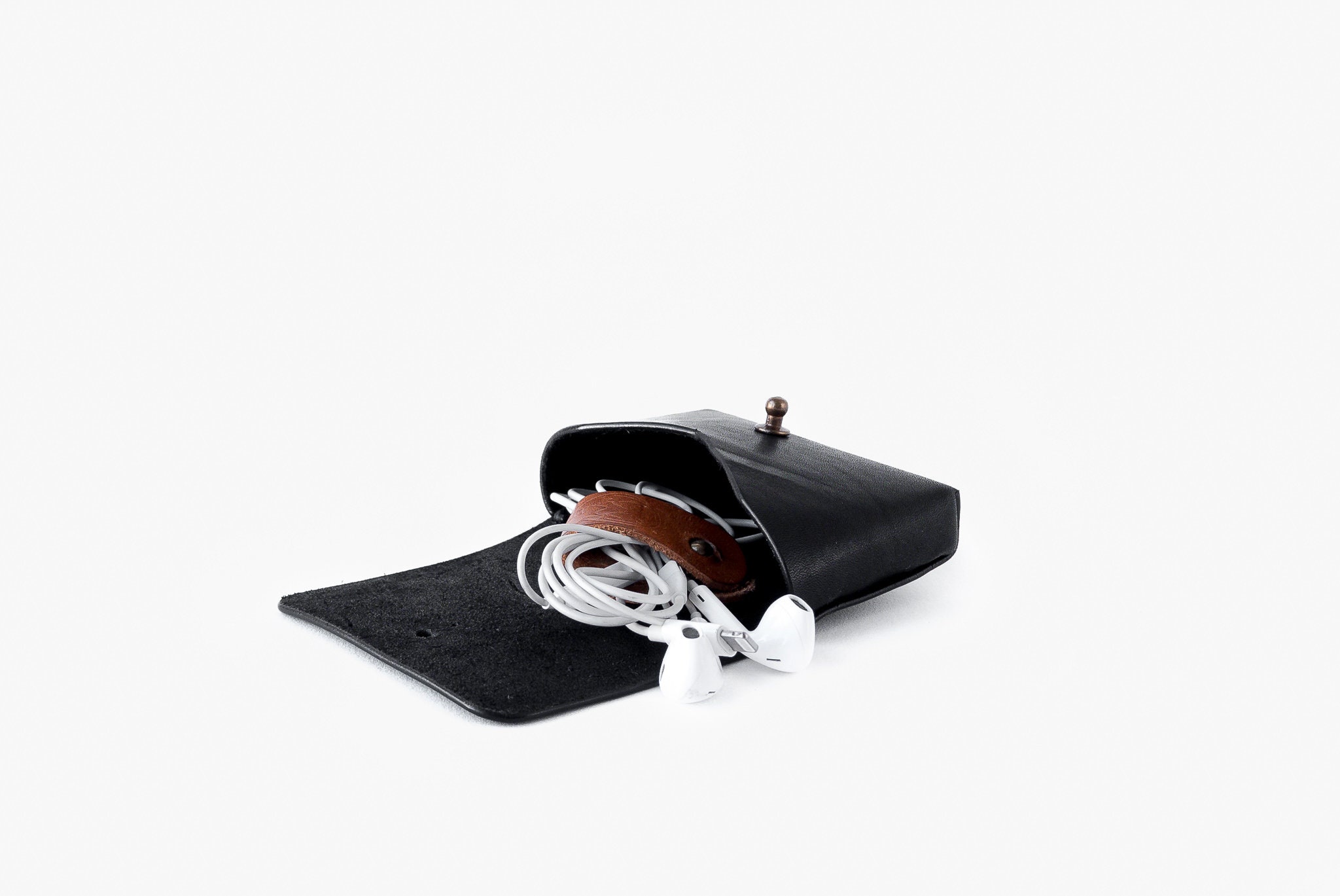 Handmade Leather Coin Case - Perfect for Travel - Minimalist