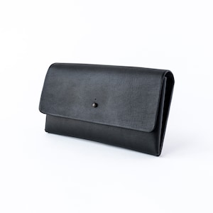 Cartera Larga Simple de Piel color negro: Elegancia Hecha a Mano, Diseño Minimalista, Billetera para uso diario