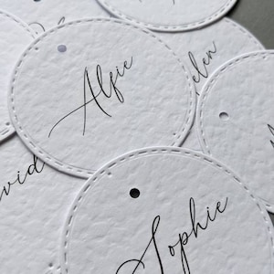 Placecards/ gift tags labels  personalised white /minimalist calligraphy print/events/birthday/wedding/Eid/ round circle present tags/escort