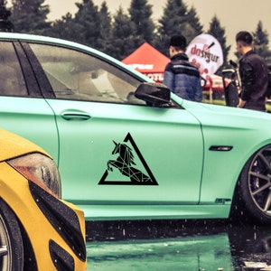 Auto Aufkleber | Einhorn Kinder Sticker Crew Tuning Low and Slow Witzig Designer Geo Polygone Poly Art Kunst