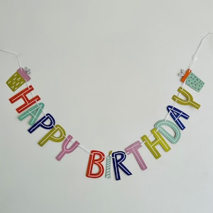 Guirlanda colorida * Feliz Aniversário * 1,5 m feito de papelão * Aniversário * Decoração * Decoração de festa * Festa * Decoração decoração de aniversário * Decoração de quarto infantil *