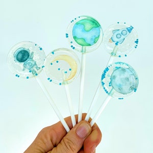 Lollipop Space Astronaut Planet / Edible Cupcake Topper / Muffin Topper / Cake Topper Cake Decoration Party Favor from 1 piece