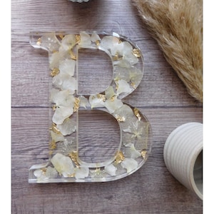 Letra de flor de resina, blanca, personalizable