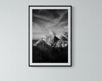 Paisaje montañoso en blanco y negro, Estampado de una montaña, Estilo escandinavo, Estampado de montaña, Estampado moderno en las paredes, Montaña negra