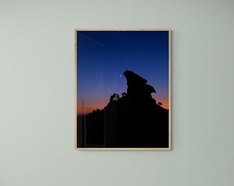 Arte mural con paisaje azul oscuro, póster fotográfico de luna, imprimible de montaña, impresión de montaña y luna, imprimible de montaña moderna, impresión de montaña