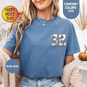 Kundenspezifisches Baseball-Taschen-Shirt, Baseball-Komfortfarben, personalisiertes Baseball-Nummern-Shirt, Baseball-Geschenk, Baseball-Fan-T-Stück, Sport-Mama-T-Stück