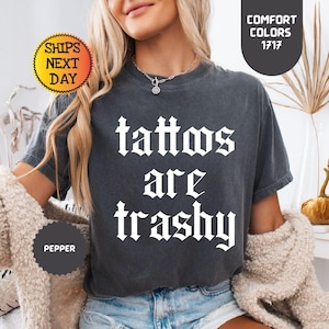 Komfort Farben Tattoos sind kitschig Shirt: sarkastisches Erwachsenen Humor Geschenk