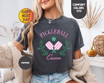 Komfortfarben Pickleball Queen Shirt: Sport Graphic Tee