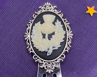 Schwarz und Elfenbein Distel Cameo Lesezeichen