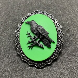 Green and Black Raven Cameo Brooch zdjęcie 6