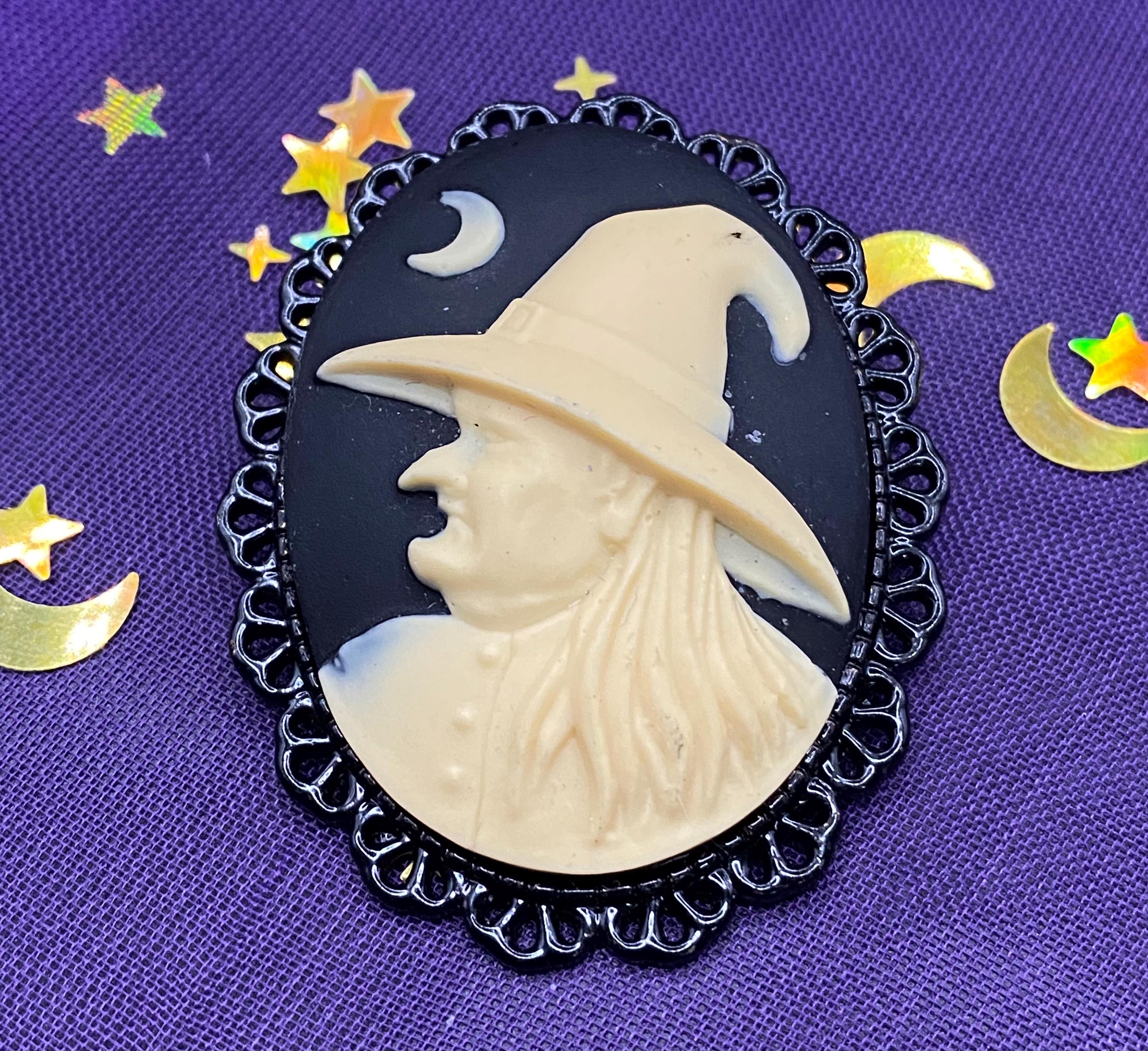 Black and Ivory Witch and Moon Cameo Brooch - Etsy Canada