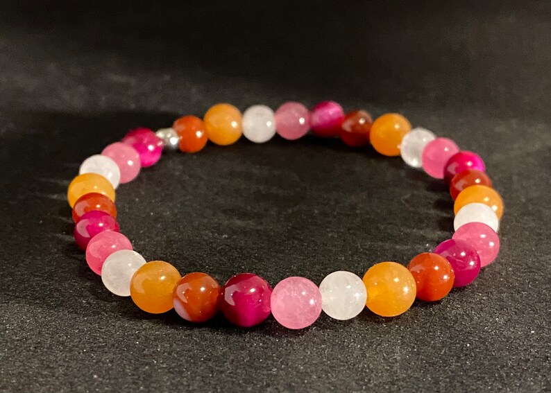 Lesbian Pride Flag Beaded Gemstone Bracelet afbeelding 1