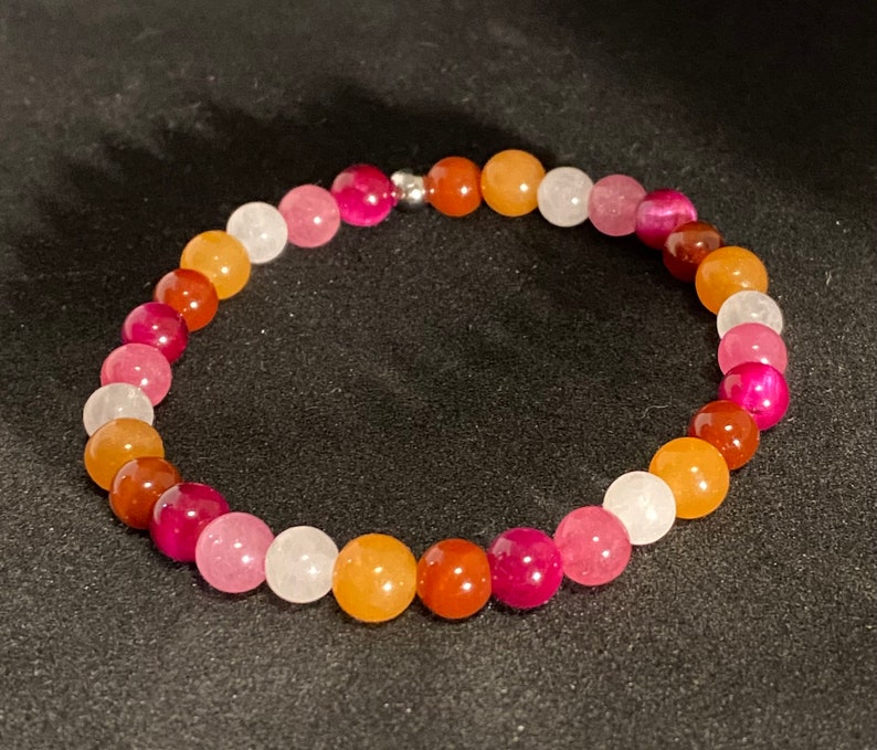 Lesbian Pride Flag Beaded Gemstone Bracelet afbeelding 4